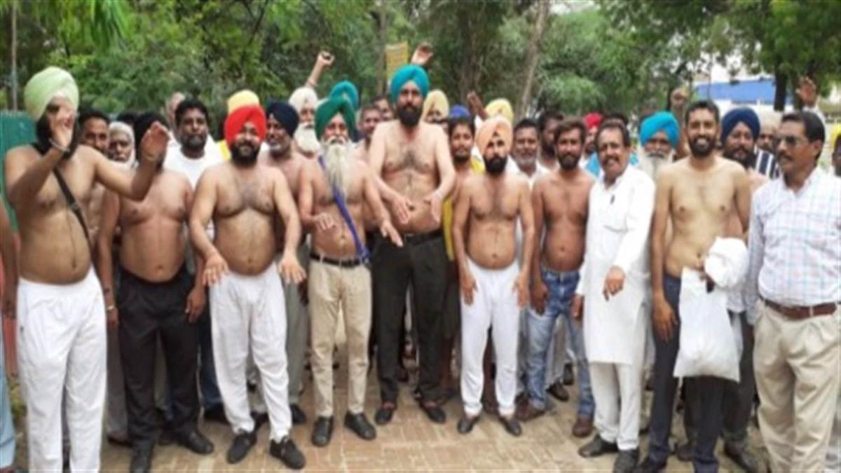 Bus transporters bare-faced against the Punjab government