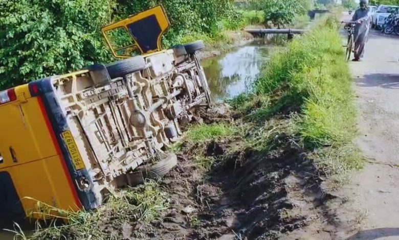 School bus full of children falls into drain in Punjab, causing panic