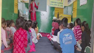 Mobile trolley school on the move in Punjab, providing education to poor children