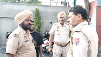 The accused husband escaped from police custody with his wife, leaving the police with nothing to do.