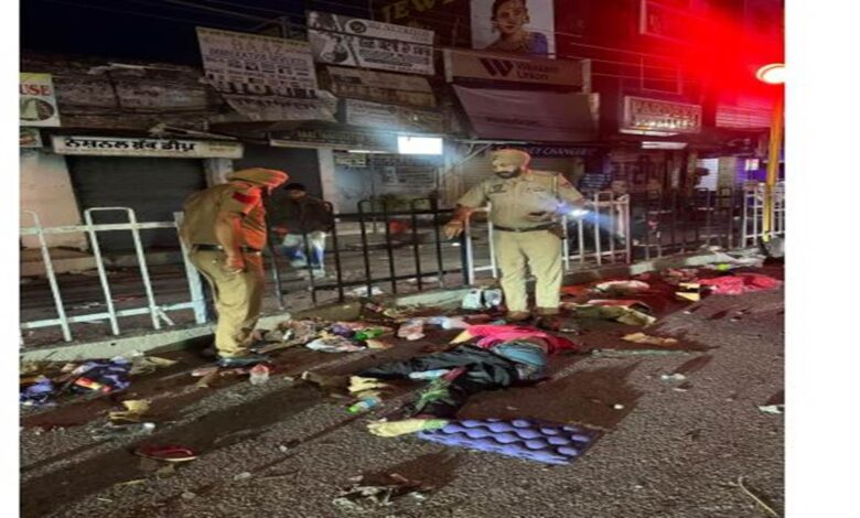 Jugadu hawker and bus collide on Jalandhar-Pathankot highway, mother and daughter die, one seriously injured